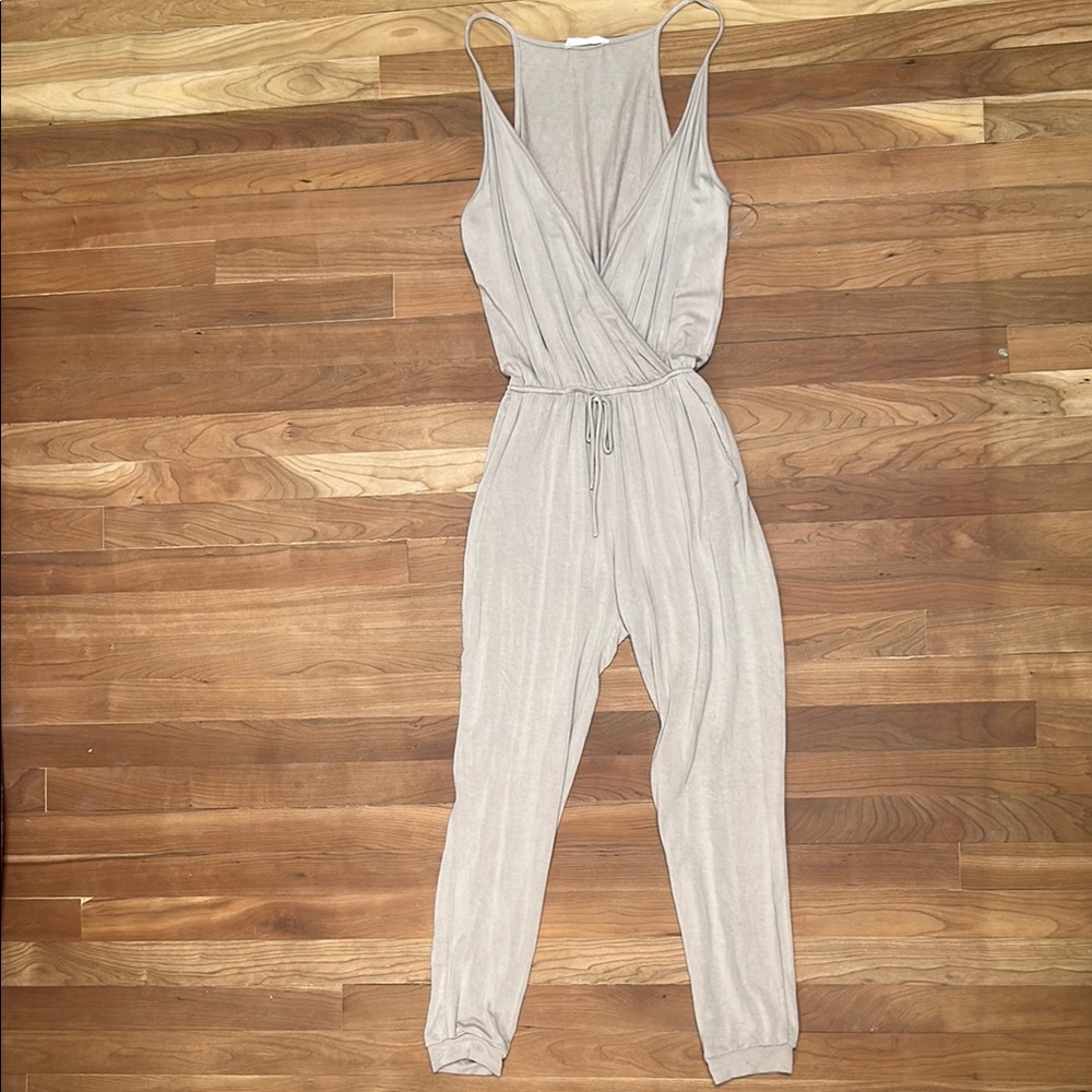 Chic Beige Sleeveless Jumpsuit